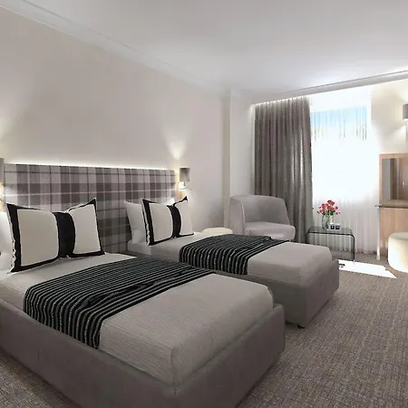 アクア ホテル 4*